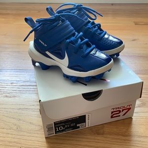 Nike boys size 10c cleats
